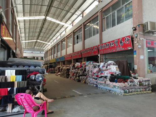 住城中村的散装女主播